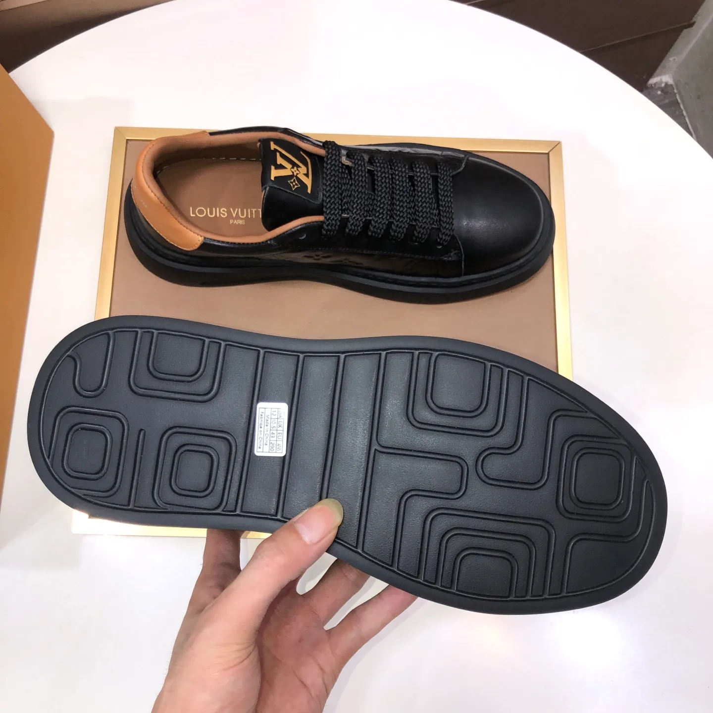 Men's shoes 💰480💰[LOUIS VUITTON] Original order price (water-dyed cowhide lining) new model 🍀LV Louis Vuitton * - top version of LV classic trendy shoes! Made of imported original cowhide, water-dyed cowhide lining, and original wear-resistant rubber outsole! High quality products! Code number 38-45 (45 is custom-made and cannot be returned or exchanged)